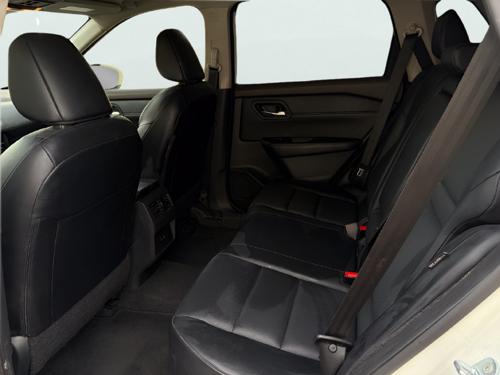 Certified 2023 Nissan Rogue SV w/ SV Premium B Package FWD image 18