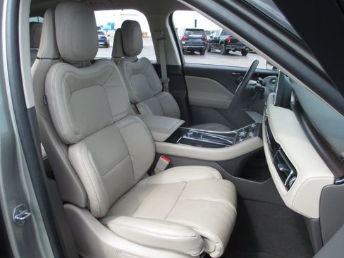 Used 2023 Lincoln Aviator Reserve w/ Equipment Group 201A AWD/4WD image 25