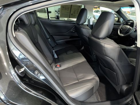 Used 2022 Lexus ES 350 w/ Premium Package image 12