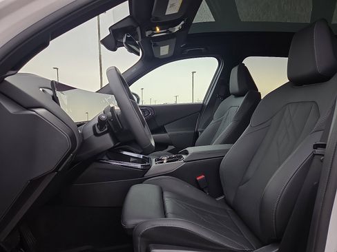 Used 2025 BMW X3 xDrive30i w/ Premium Package image 14