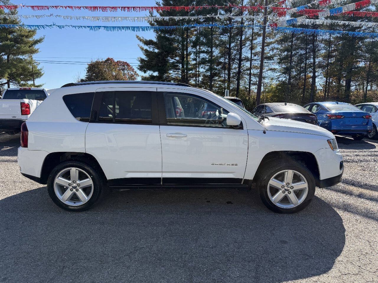 Used 2014 Jeep Compass Latitude AWD/4WD image 4