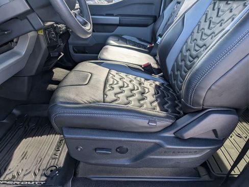 Used 2025 Ford F450 XLT w/ FX4 Off-Road Package image 20