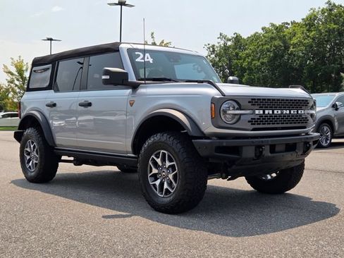 Used 2024 Ford Bronco Badlands AWD/4WD image 7