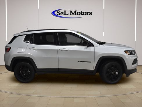 New 2026 Jeep Compass Latitude AWD/4WD image 8