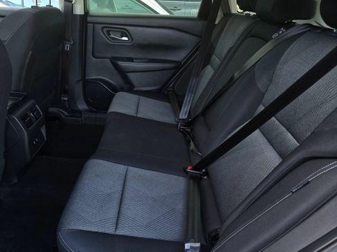 Used 2025 Nissan Rogue SV FWD image 11