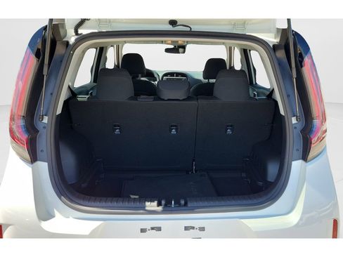 Used 2025 Kia Soul LX FWD image 17