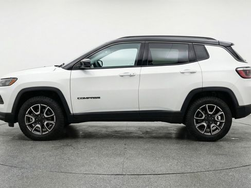 Used 2025 Jeep Compass Trailhawk w/ Trailer Tow Group image 5