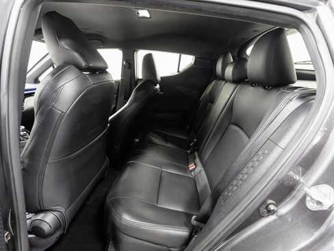 Certified 2020 Toyota C-HR XLE image 5