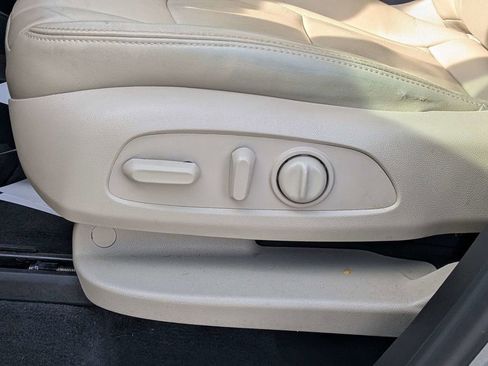 Used 2020 Buick Enclave Essence w/ Sound and Sites Package FWD image 21