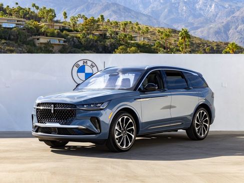 Used 2026 Lincoln Nautilus Black Label image 1