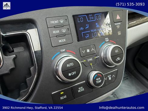 Used 2016 Toyota Sienna XLE Premium FWD image 25