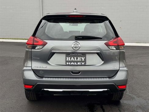 Used 2017 Nissan Rogue S image 21