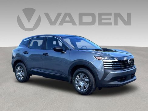 Used 2025 Nissan Kicks S FWD image 1