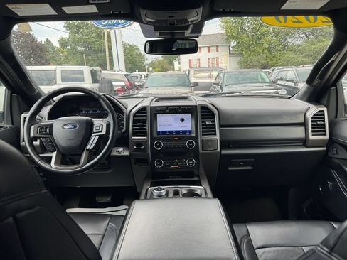 Used 2020 Ford Expedition XLT w/ Equipment Group 201A AWD/4WD image 25
