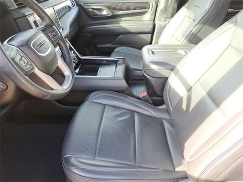 Used 2024 GMC Yukon XL Denali image 24