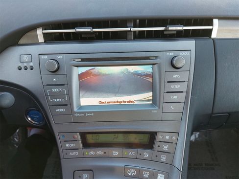 Used 2015 Toyota Prius Prime Advanced image 22