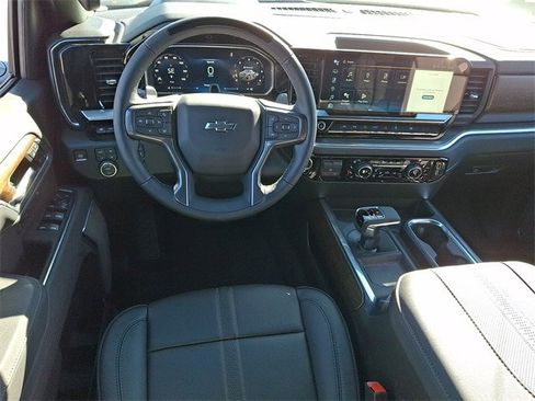 New 2026 Chevrolet Silverado 1500 High Country w/ Midnight Edition AWD/4WD image 8