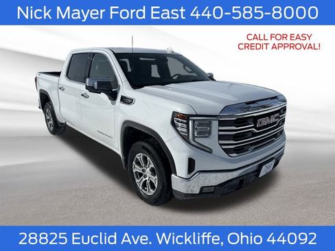 Used 2025 GMC Sierra 1500 SLT image 1