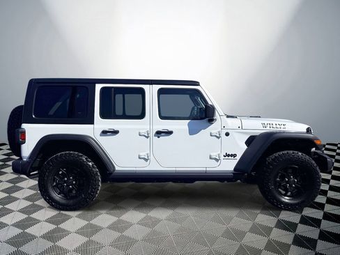 Used 2025 Jeep Wrangler Unlimited Sport AWD/4WD image 6