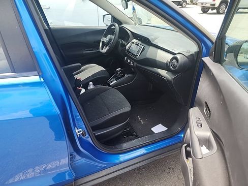 Used 2022 Nissan Kicks S FWD image 11