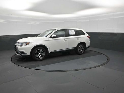 Used 2018 Mitsubishi Outlander SE AWD/4WD image 54
