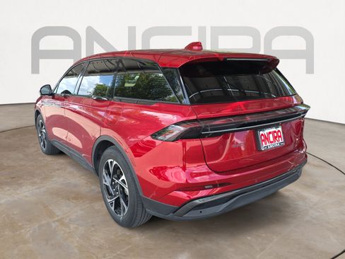 Used 2024 Lincoln Nautilus Premier w/ Equipment Group 102A AWD/4WD image 5