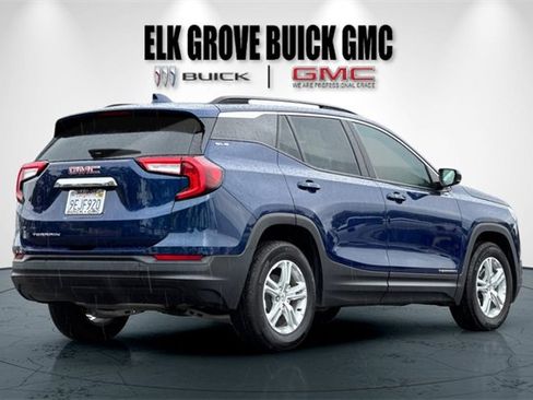 Used 2022 GMC Terrain SLE w/ Driver Convenience Package image 4