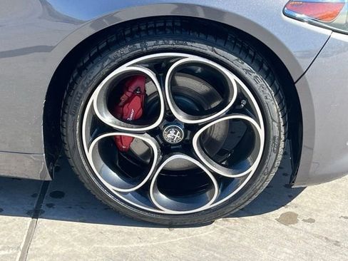 Used 2023 Alfa Romeo Giulia Veloce image 6