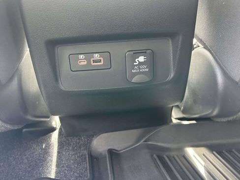 Used 2025 Nissan Frontier SV w/ SV Convenience Package RWD image 12