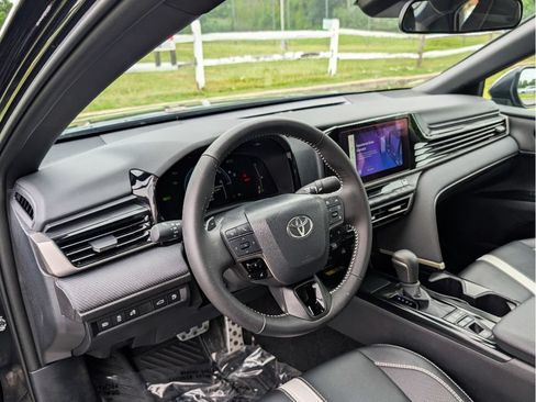 Used 2026 Toyota Camry SE FWD image 20