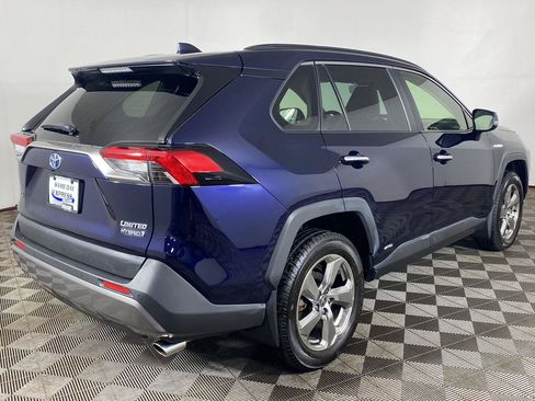 Used 2020 Toyota RAV4 Limited AWD/4WD image 6