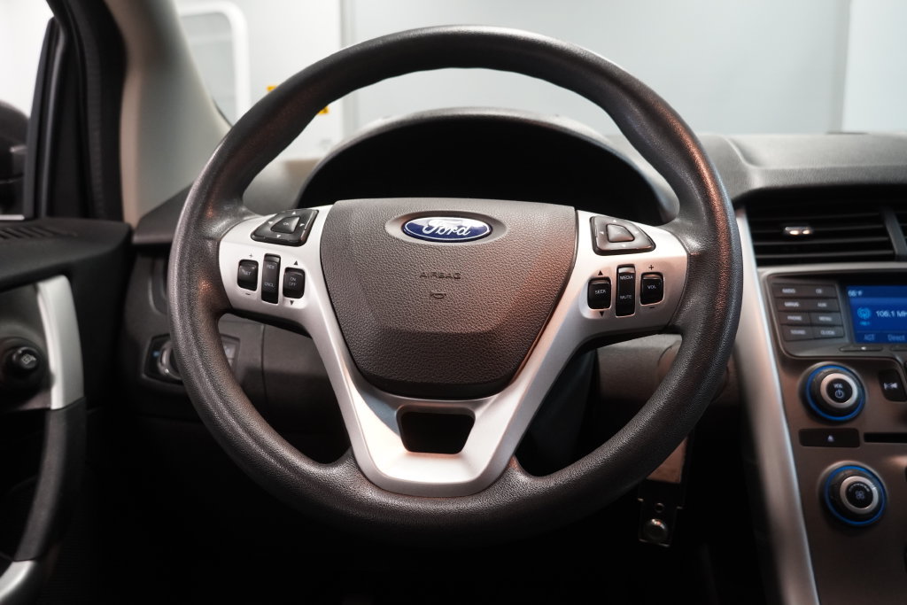 Used 2014 Ford Edge SE FWD image 17