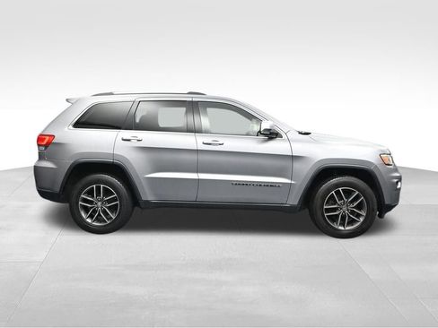 Used 2018 Jeep Grand Cherokee Limited AWD/4WD image 6