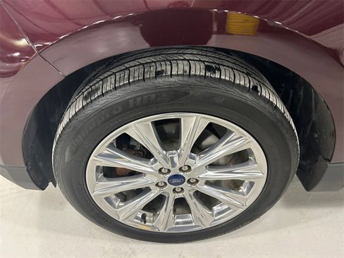Used 2018 Ford Edge Titanium w/ Equipment Group 301A image 8