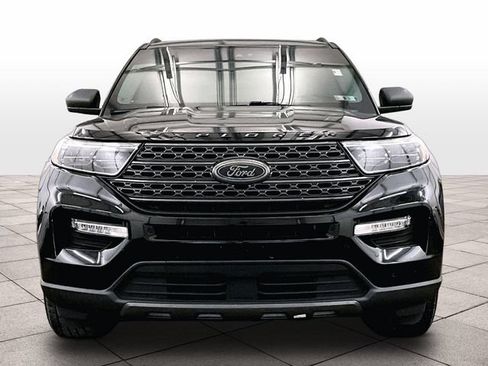 Used 2021 Ford Explorer XLT w/ Equipment Group 202A AWD/4WD image 3