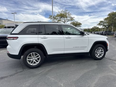 New 2025 Jeep Grand Cherokee Laredo X w/ Trailer Tow Package image 9