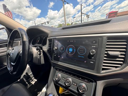 Used 2020 Volkswagen Atlas SE w/ Panoramic Sunroof Package FWD image 29