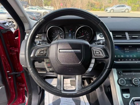Used 2017 Land Rover Range Rover Evoque SE Premium image 37