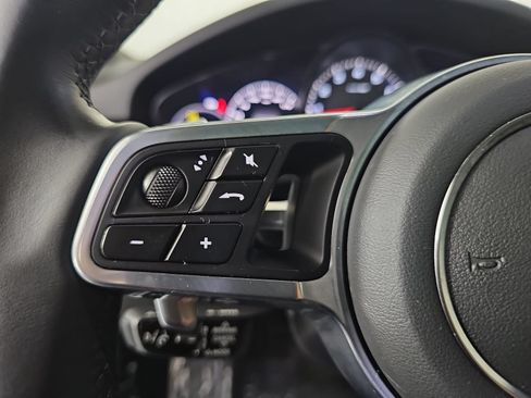 Used 2023 Porsche Cayenne w/ Premium Package AWD/4WD image 17