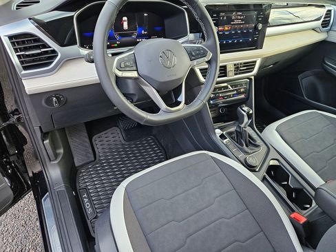 New 2025 Volkswagen Taos SE image 12