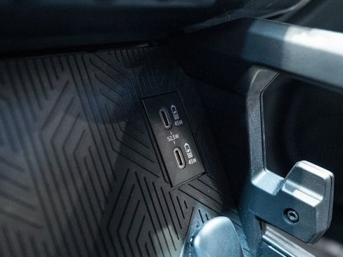 Certified 2025 Toyota Tacoma TRD Off-Road image 31