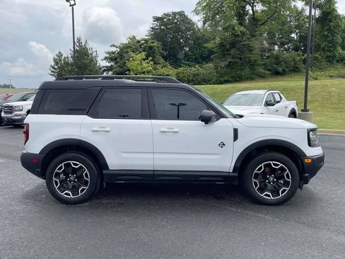 Used 2025 Ford Bronco Sport Outer Banks w/ Outer Banks Tech Package+ AWD/4WD image 2