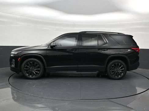 Used 2023 Chevrolet Traverse RS FWD image 2