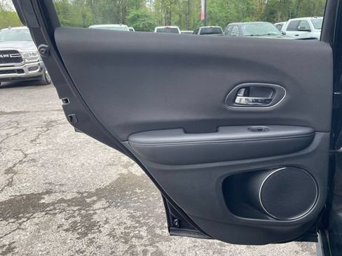 Used 2018 Honda HR-V EX image 11