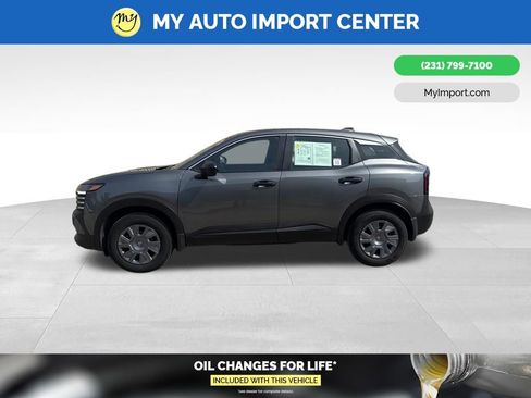 Used 2025 Nissan Kicks S w/ Charging Package image 4