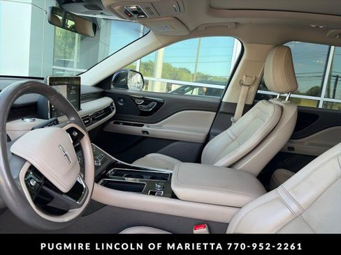 Used 2023 Lincoln Aviator Reserve w/ Equipment Group 201A RWD image 3