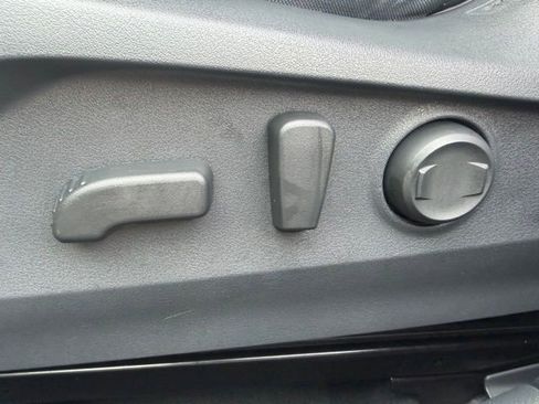 Certified 2025 Subaru Outback Premium AWD/4WD image 18