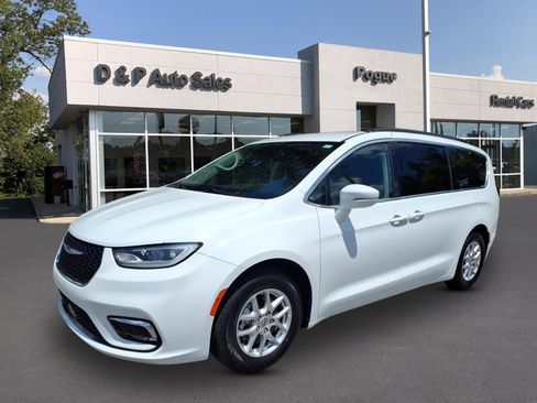 Used 2022 Chrysler Pacifica Touring-L FWD image 4