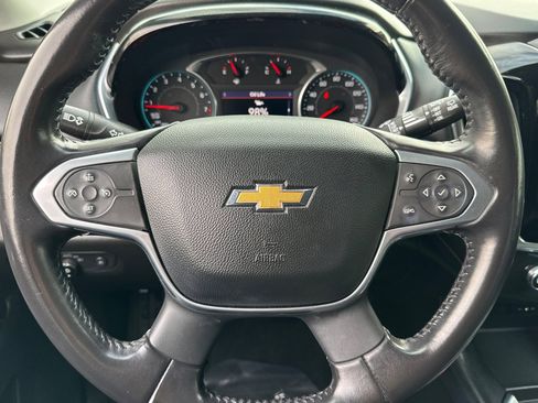 Used 2021 Chevrolet Traverse LT image 16