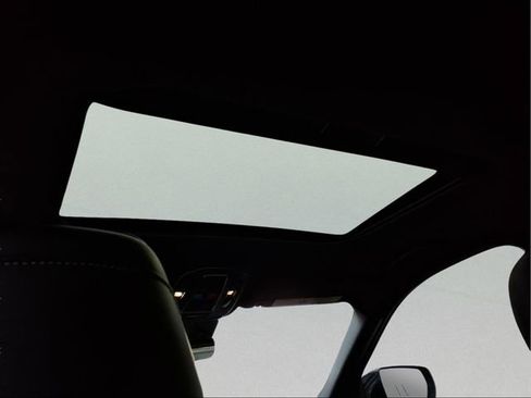 New 2025 Jeep Grand Cherokee Altitude image 10